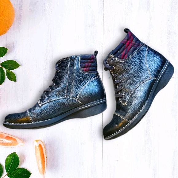 clarks whistle bea ankle boot